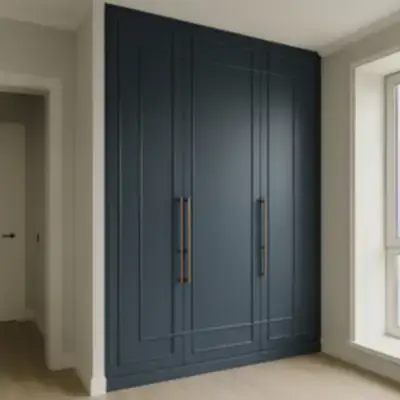 Встроенный платяной шкаф