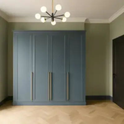 Платяной шкаф с филёнками