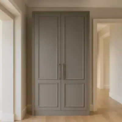 Распашной шкаф с филёнками