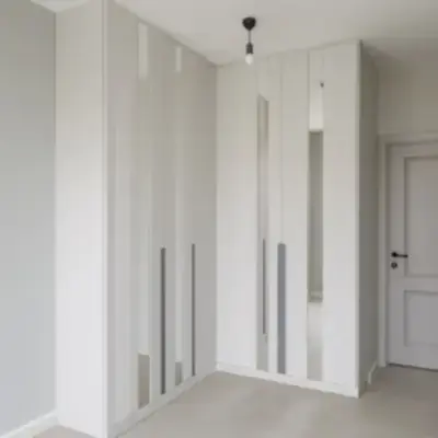 Угловой шкаф в прихожую