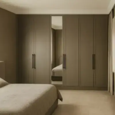 Встроенный платяной шкаф