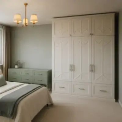 Корпусный шкаф в спальню