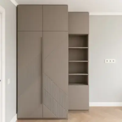 Корпусный шкаф в прихожую
