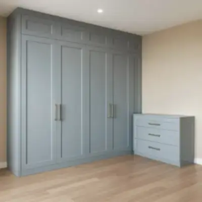 Распашной платяной шкаф