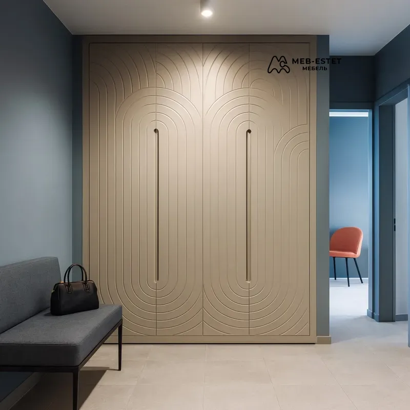 Встроенный шкаф с фрезеровкой