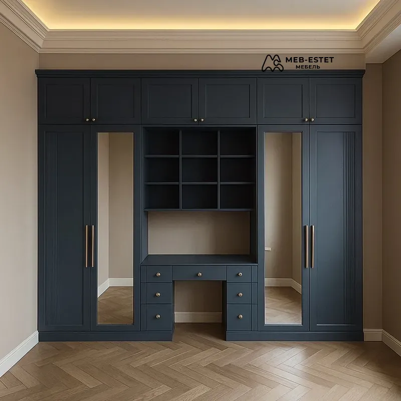 Встроенный шкаф с рабочей зоной