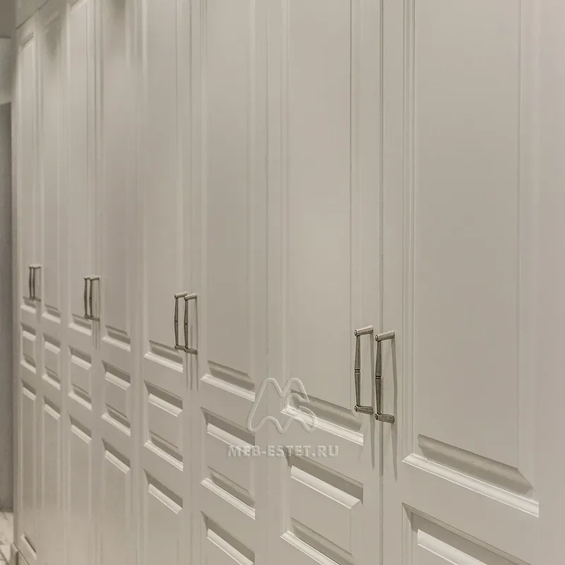 Большой шкаф в прихожую