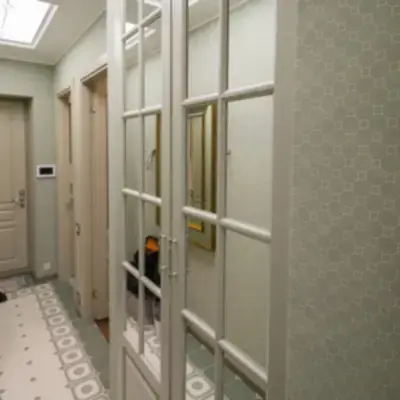 Двустворчатый распашной шкаф