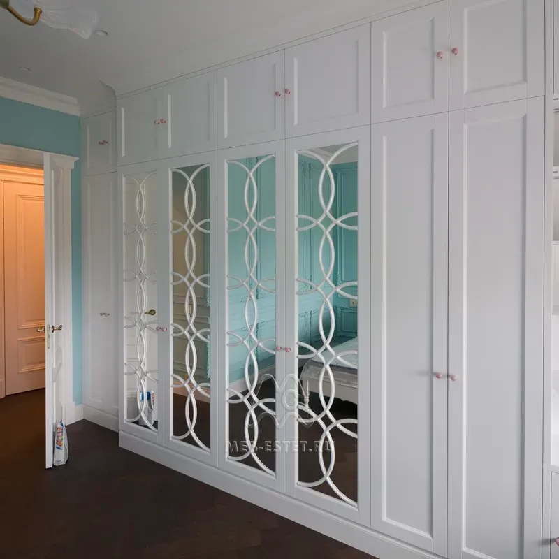 Большой шкаф в спальню Большой шкаф в спальню