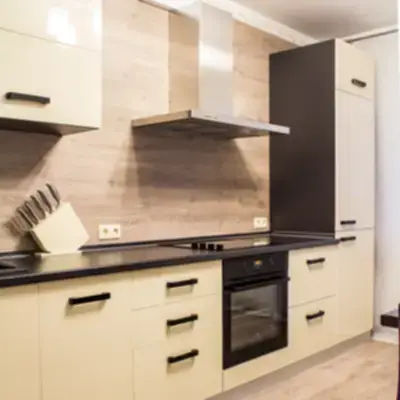 Современная линейная кухня