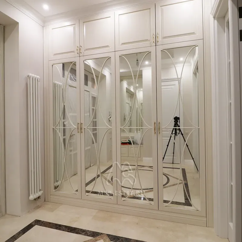 Встроенный шкаф неоклассика Встроенный шкаф неоклассика