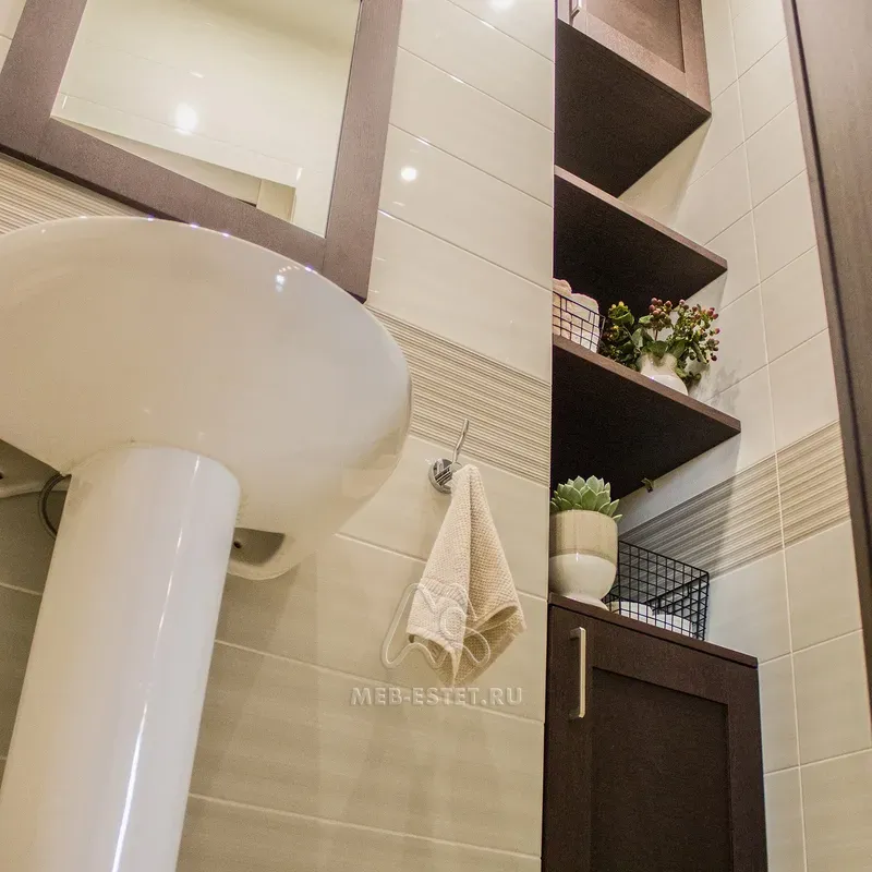 Тумба и подвесной шкаф в ванной Тумба и подвесной шкаф в ванной