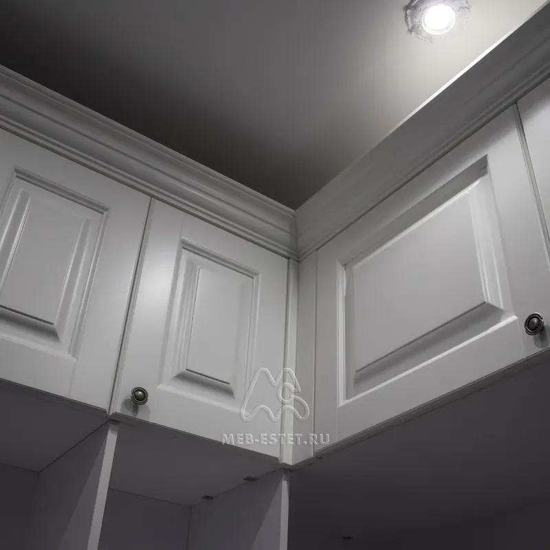 Антресольные шкафы в гардеробной