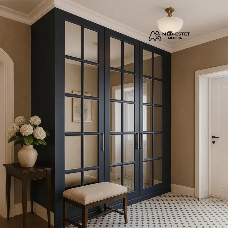 Встроенный шкаф с зеркальными створками