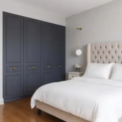 Распашной шкаф в спальню