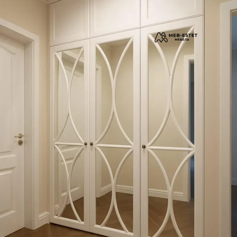 Шкаф с зеркальными фасадами