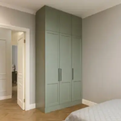 Корпусный шкаф в спальню