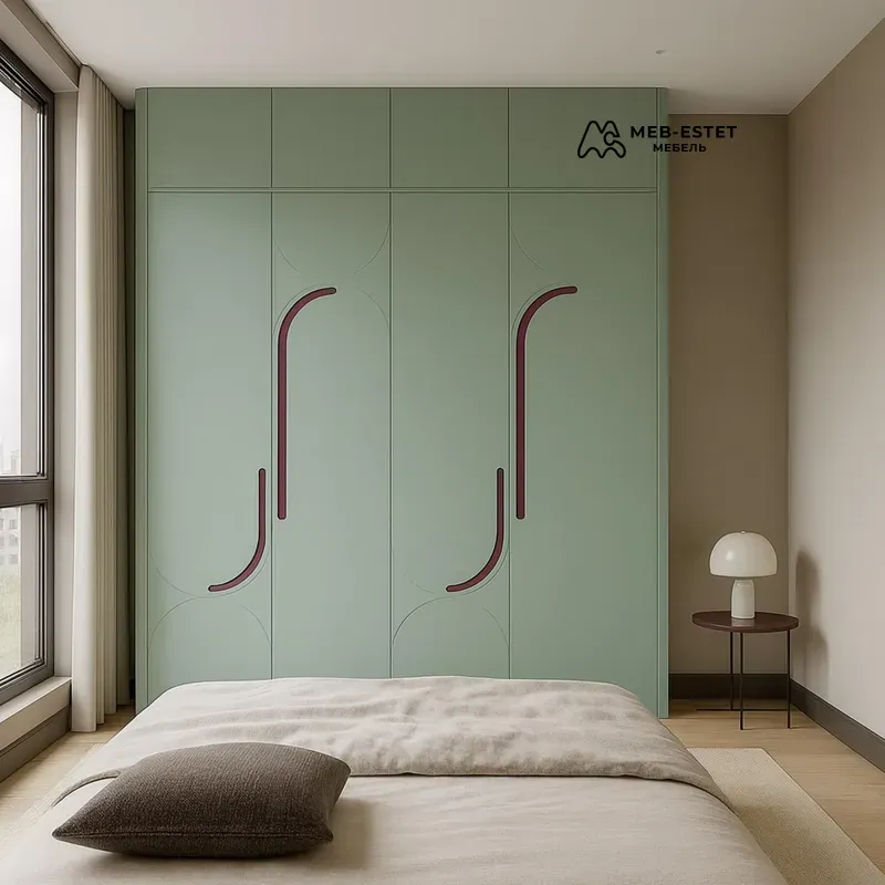 Встроенный мятный шкаф с ручками