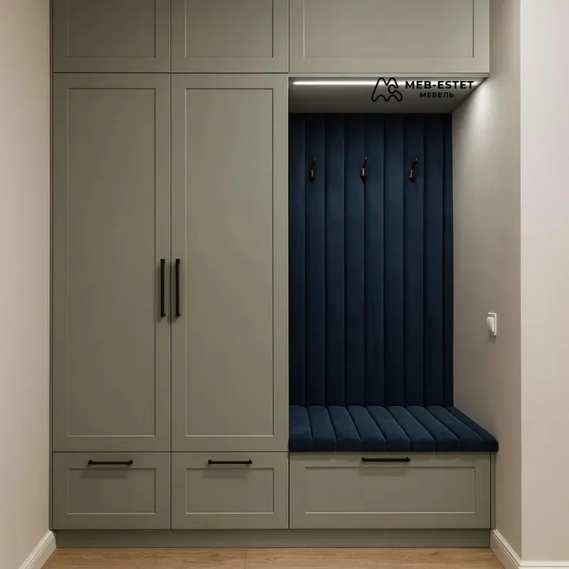 встроенный шкаф с сиденьем