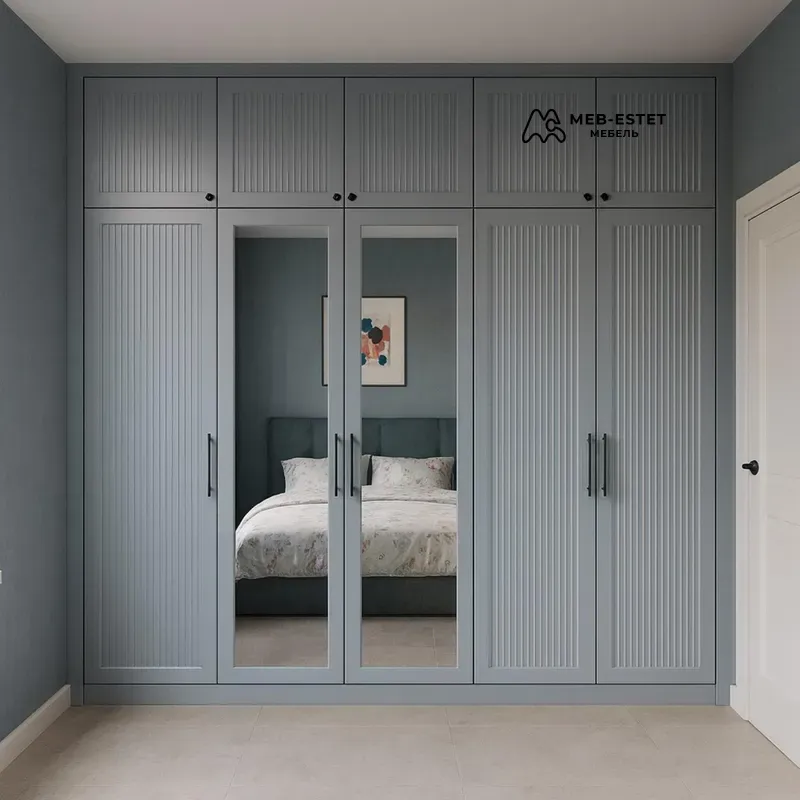 Встроенный шкаф с зеркалом серый