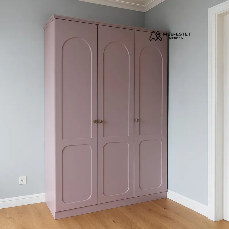 Шкаф с арочными фасадами розовый