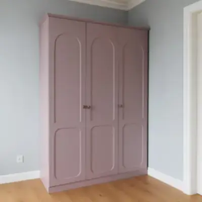 Распашной шкаф в спальню