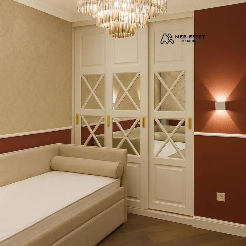 Шкаф купе кремовый с зеркалом