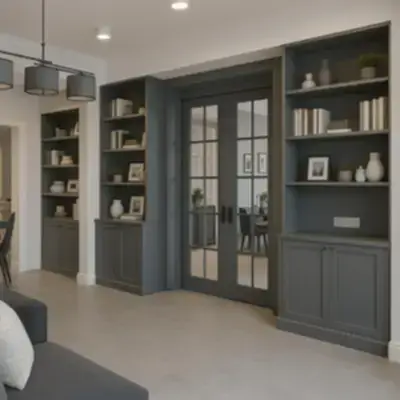 Встроенная мебель вокруг двери