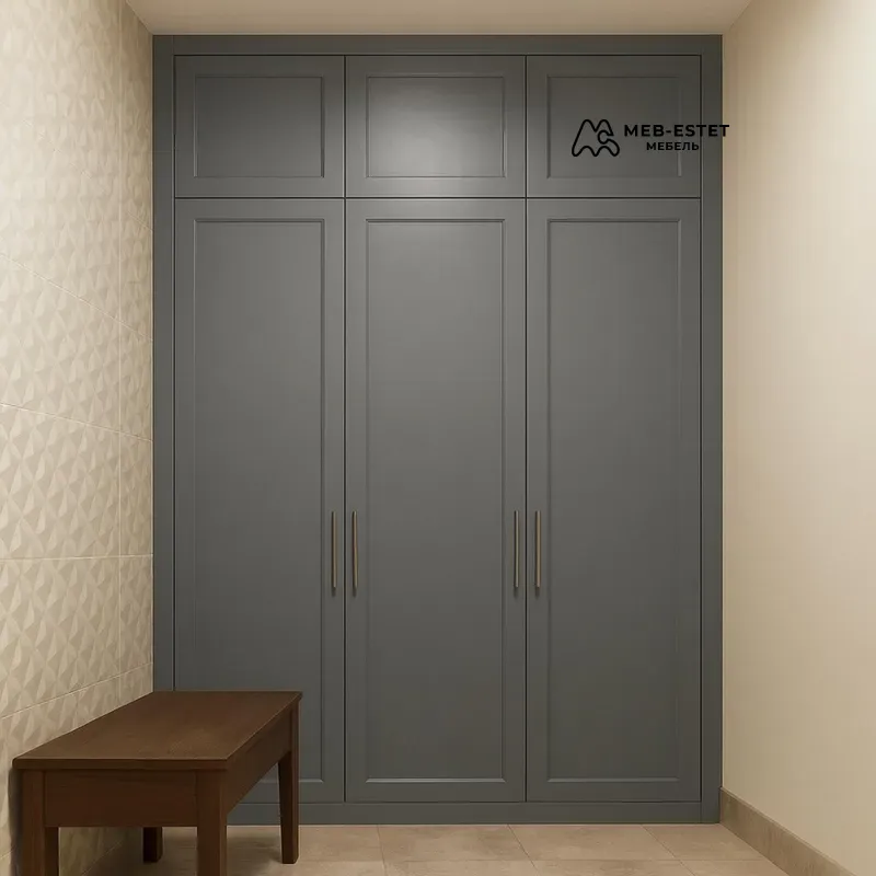 Встроенный шкаф с антресолью серый