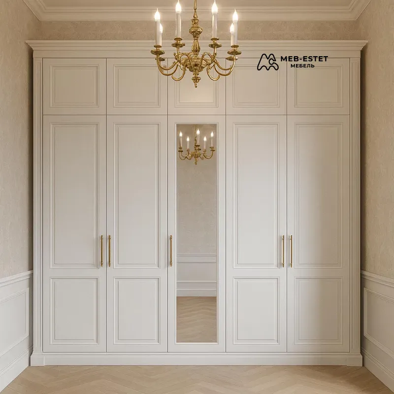 Классический встроенный шкаф