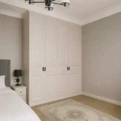 Встроенный распашной шкаф