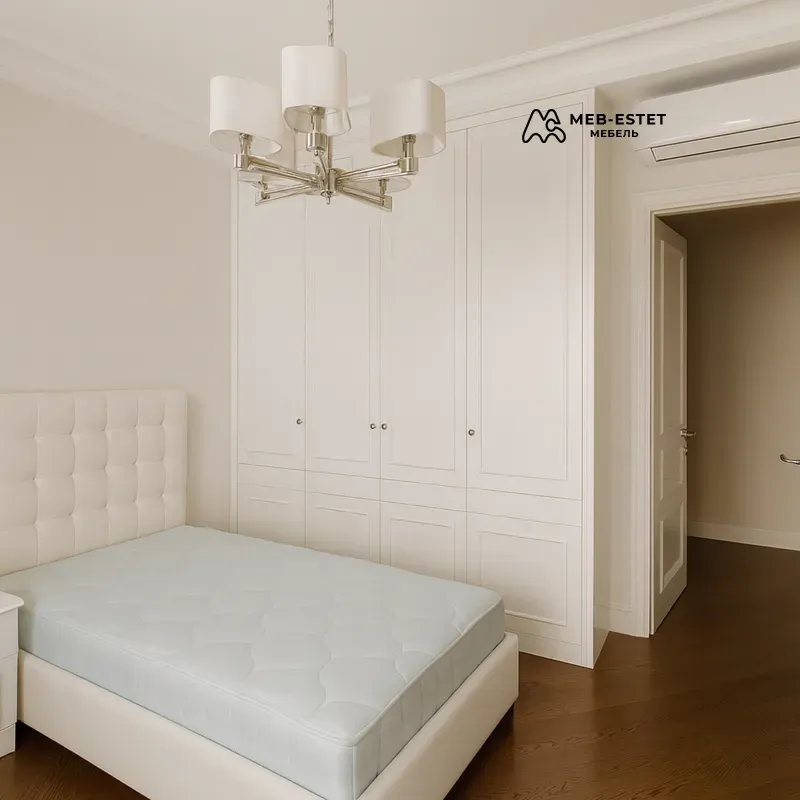 Шкаф встроенный в спальню белый