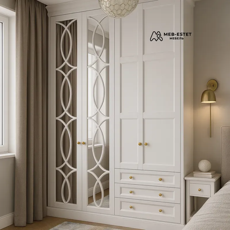 Шкаф белый с зеркалом