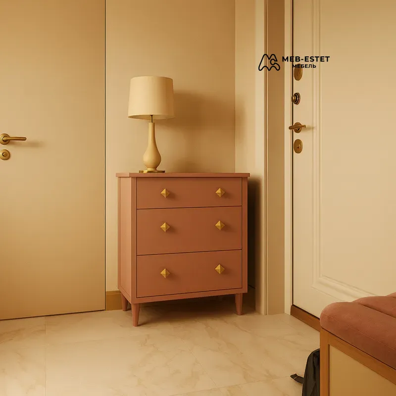 Розовый комод с золотыми ручками