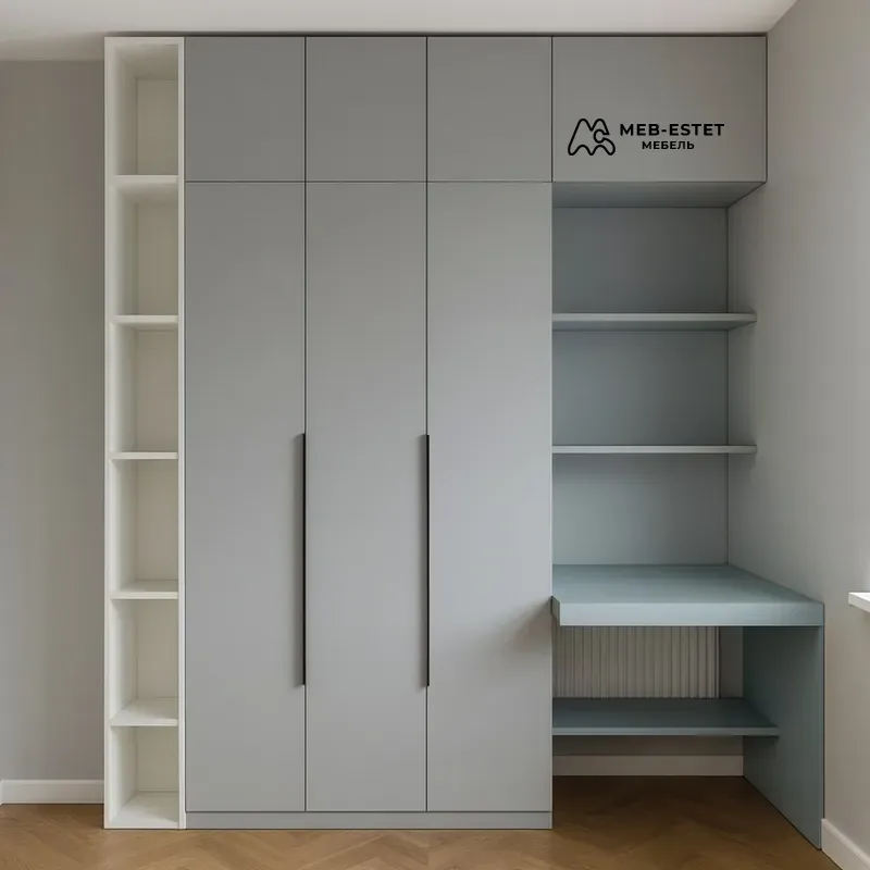 Встроенная гардеробная с рабочей зоной