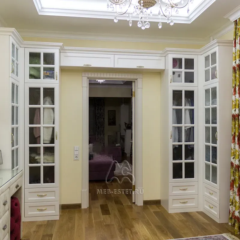 П-образный шкаф в спальне П-образный шкаф в спальне