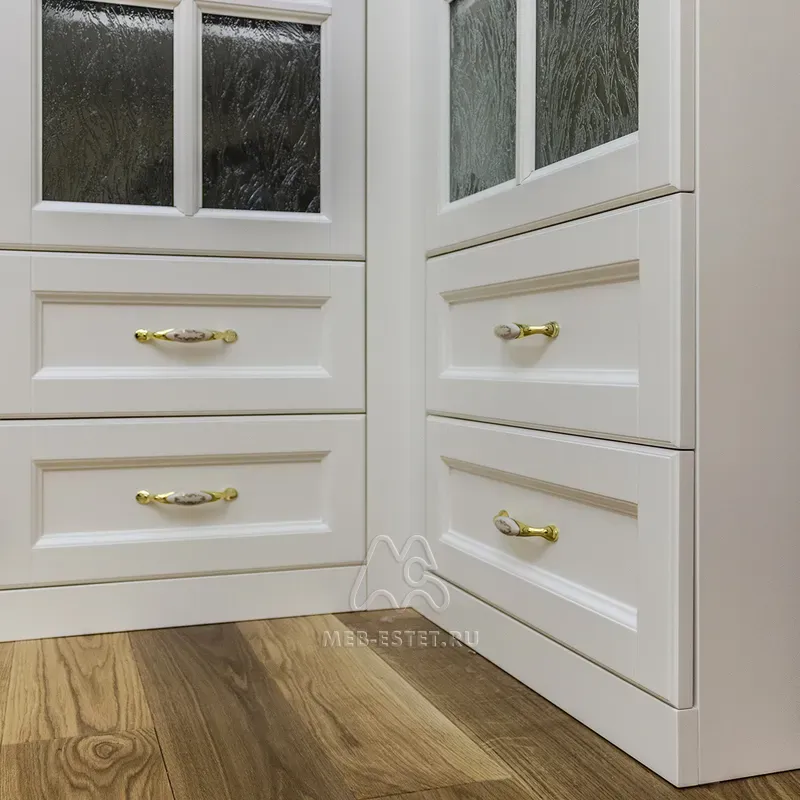 Встроенные в шкафу ящики Встроенные в шкафу ящики