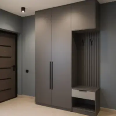 Шкаф в прихожую с тумбой