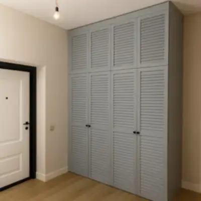 Корпусный шкаф в прихожую