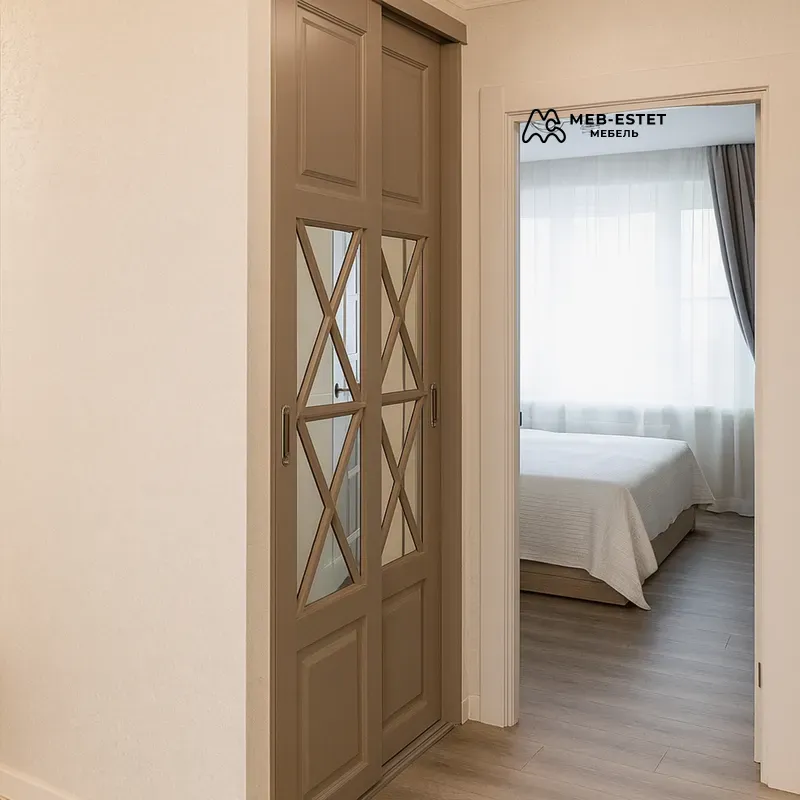 Шкаф купе в прихожую с зеркалом