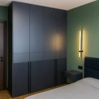 Корпусный шкаф в спальню