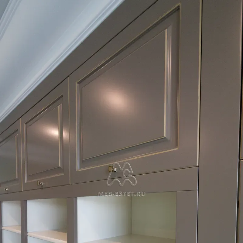 Антресольный ряд Антресольный ряд