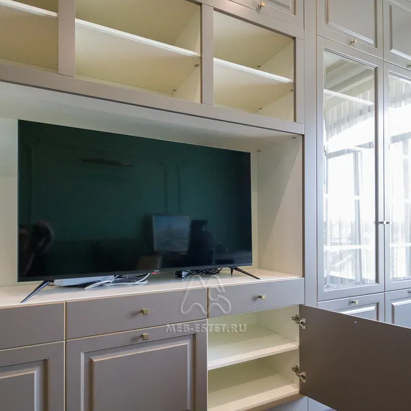 Нижний ряд шкафов Нижний ряд шкафов