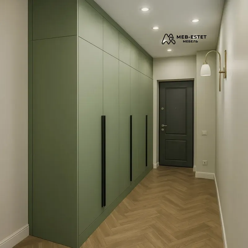Зелёный встроенный шкаф прихожая