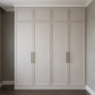 Встроенный платяной шкаф неоклассика