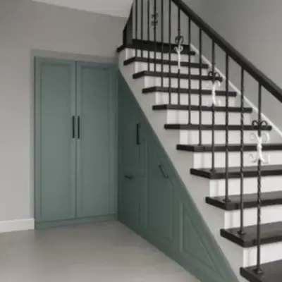 Встроенная мебель под лестницу