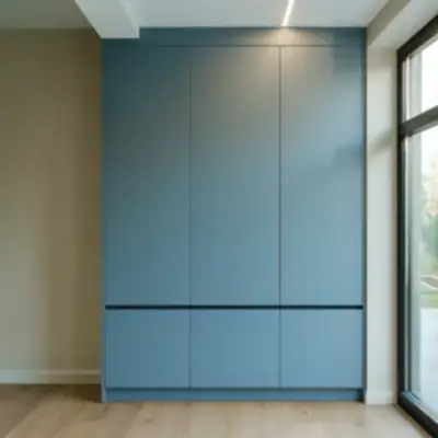 Встроенный распашной шкаф