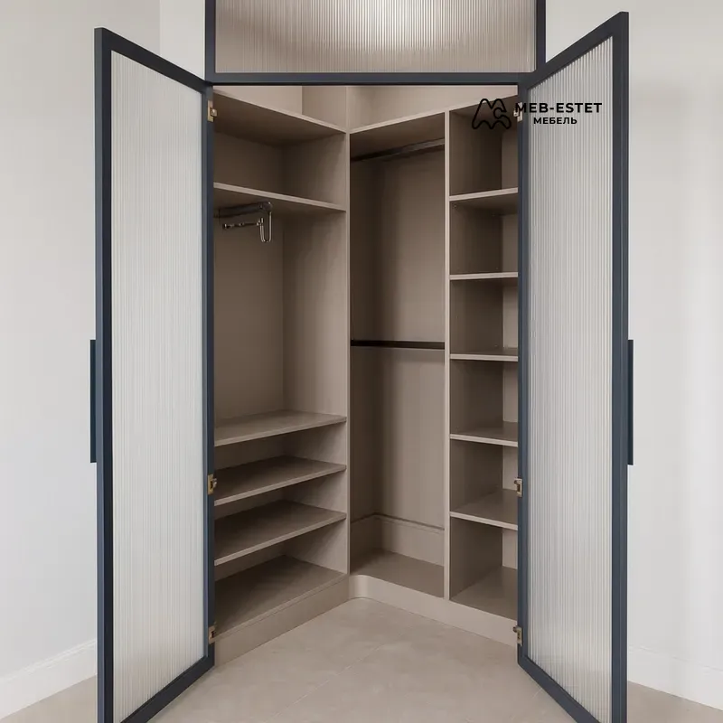 Угловая гардеробная ниша премиум