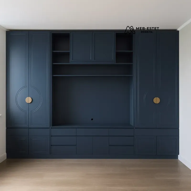 Встроенная синяя стенка под ТВ