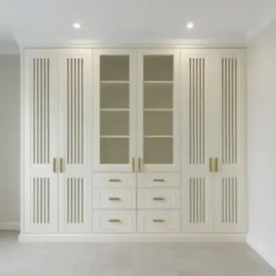 Классический встроенный шкаф